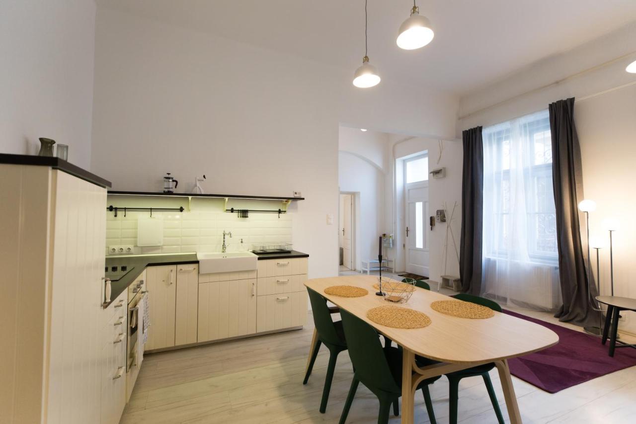 Palace District Apartment Будапеща Екстериор снимка